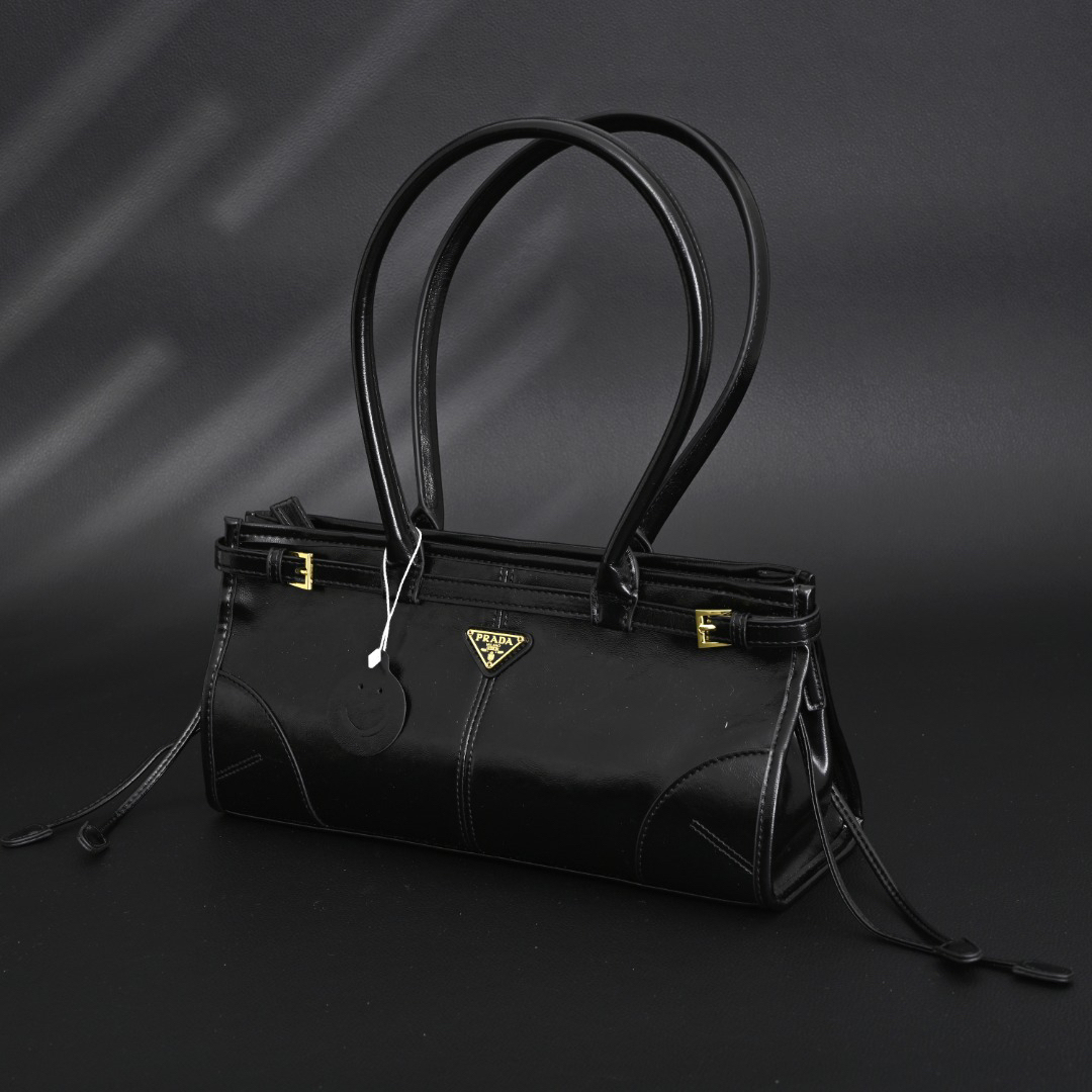 プラダ「Prada」ソフトラックス ミディアム ロングハンドル トートバッグ