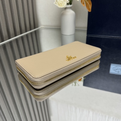 プラダ「PRADA」サフィアーノ レザー 財布