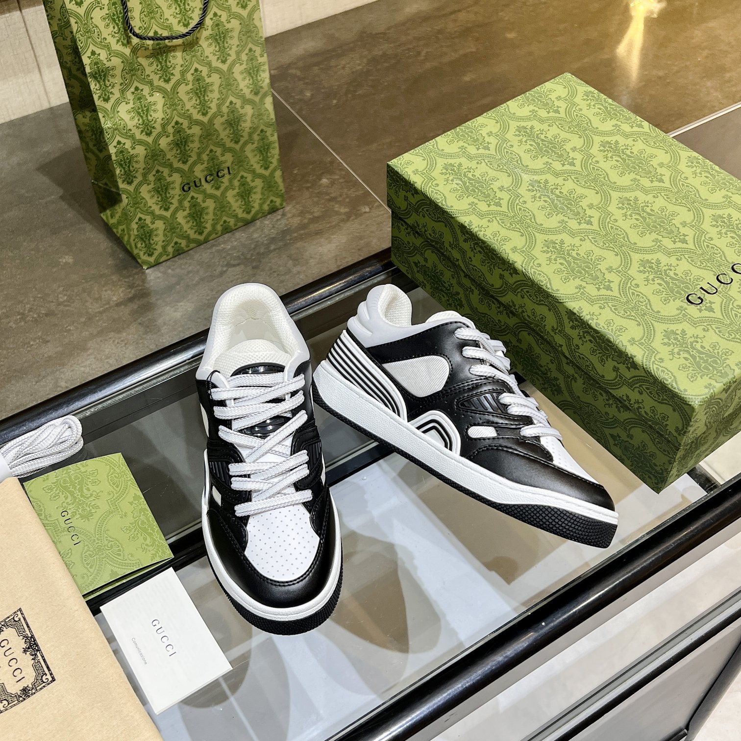 グッチ「Gucci」RE-WEB ローカットスニーカー