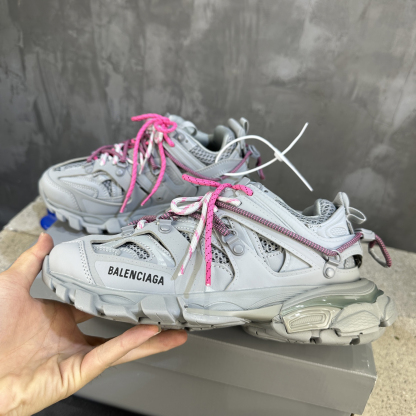 バレンシアガ「Balenciaga」 Sneaker Tess 3.0 Outdoorコンセプトスニーカー
