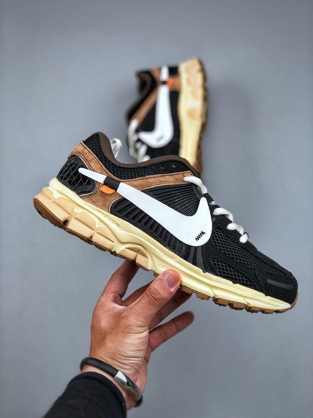 ナイキ「Nike」Zoom Vomero 5 SP メンズランニングシューズ