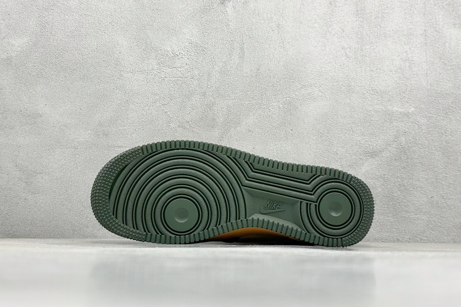 「コラボモデル」Supreme × Nike Air Force 1 Low スニーカー