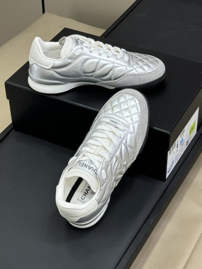 シャネル「Chanel」24B サードジェネレーション スニーカー