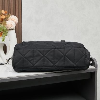 プラダ「Prada」リサイクルナイロン トートバッグ モデル ハンドバッグ