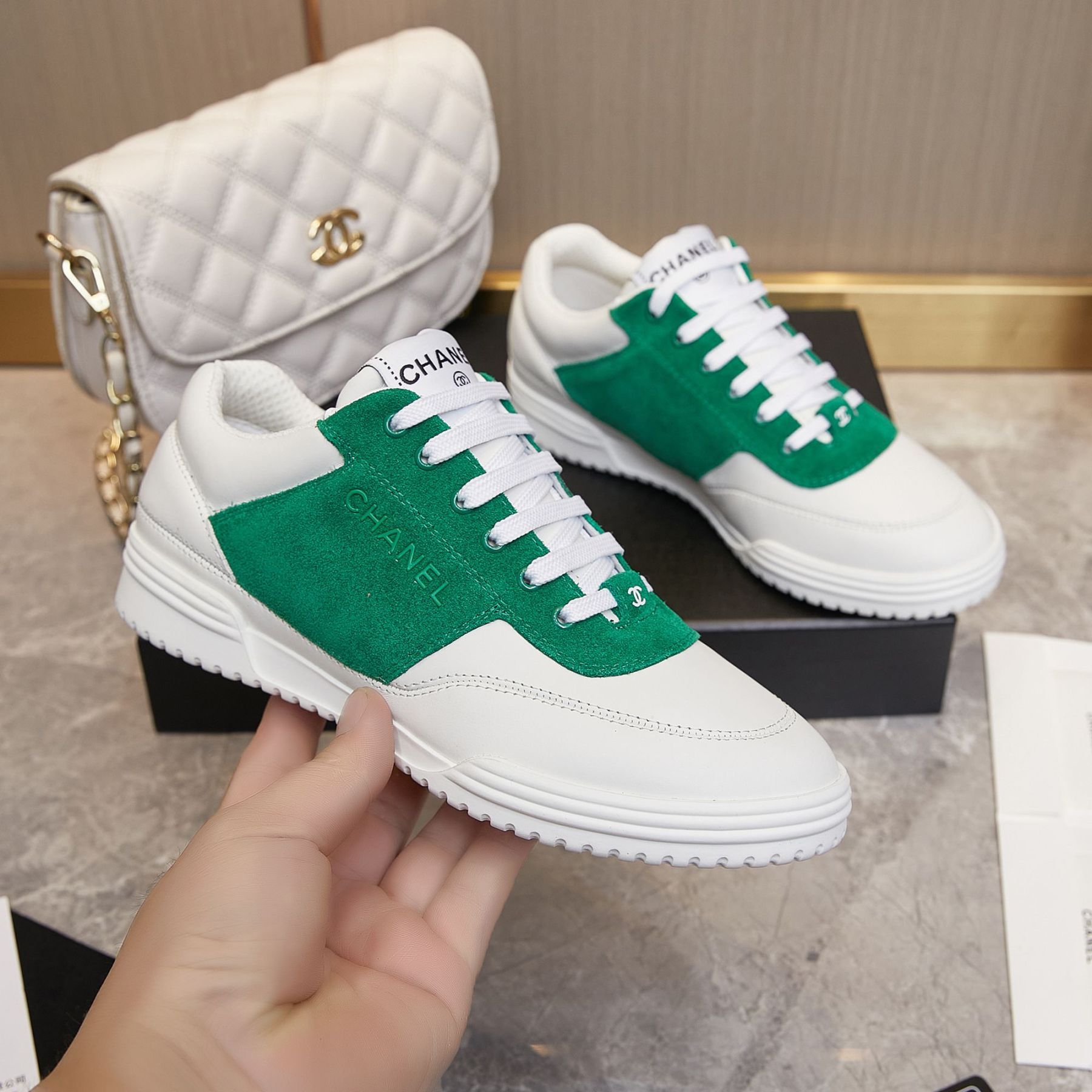 シャネル「Chanel」トップカジュアルスニーカー