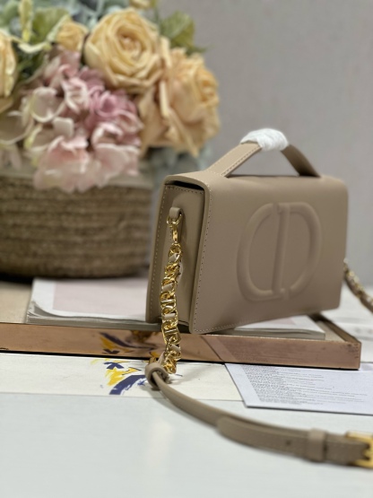 ディオール「Dior」CD SIGNATURE ミニ チェーン バッグ「アプリコット」