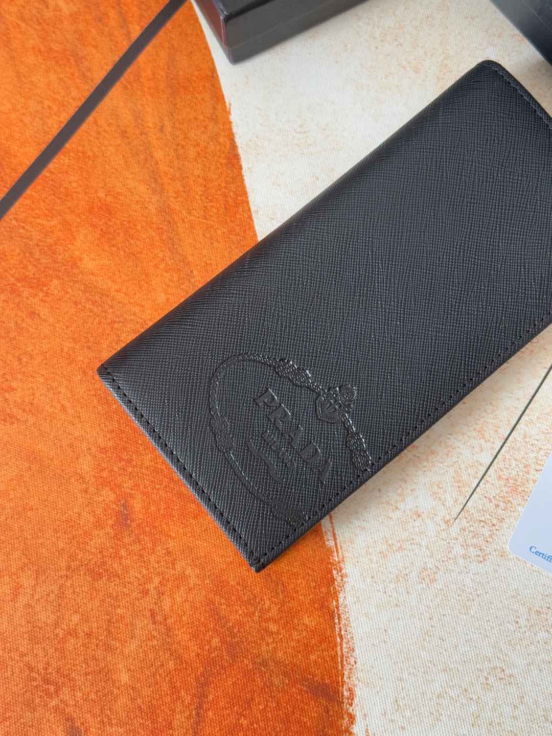 プラダ「Prada」 クラシック スーツケース ウォレット
