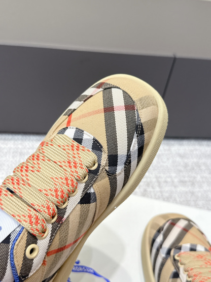 バーバリー「Burberry」バーバリー テラス スニーカー / レザースニーカー