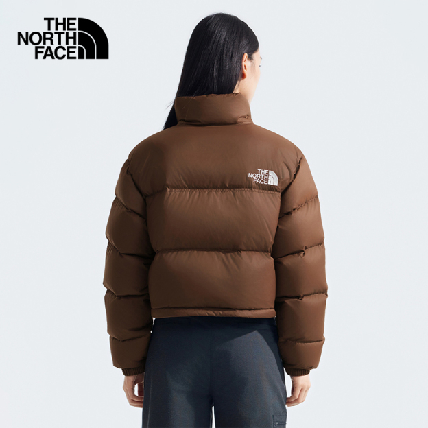 The North Face ICON Nuptse レディース ショート丈 ホワイトグースダウンジャケット。撥水加工済みで、冬季の新作です