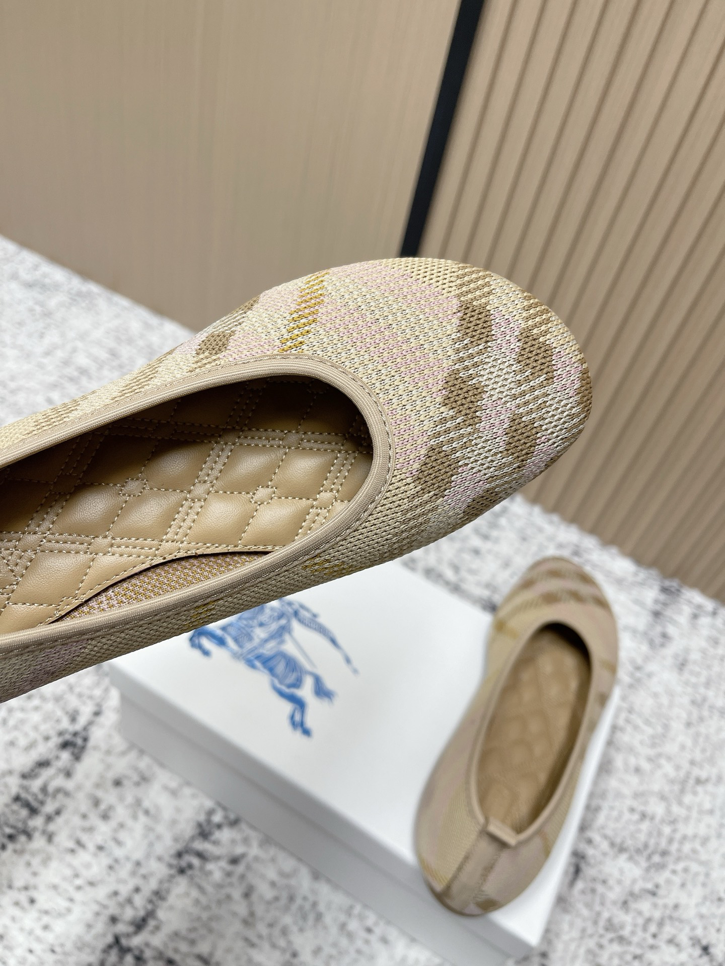 バーバリー「Burberry」バーバリー ネプチューン スニーカー / ソックススニーカー