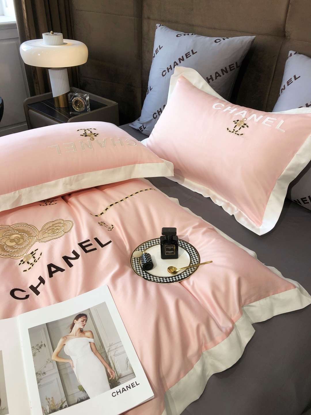 シャネル「Chanel」プレミアムコットン ゴールド＆シルバー刺繍 4点セット