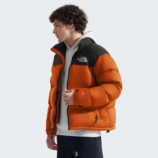 The North Face 96 モデルのヌプツェ（NUPTSE）ダウンジャケットは、クールなブランドのクラシックなアイコンで、新モデルのガチョウのダウン入りです。
