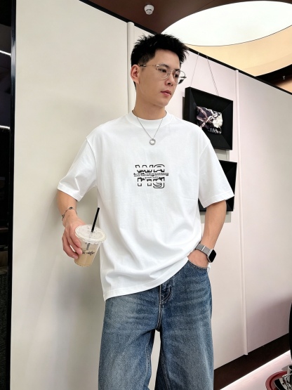 ジバンシィ「Givenchy」ジバンシィ ロゴプリントTシャツ / ショートスリーブ クルーネック