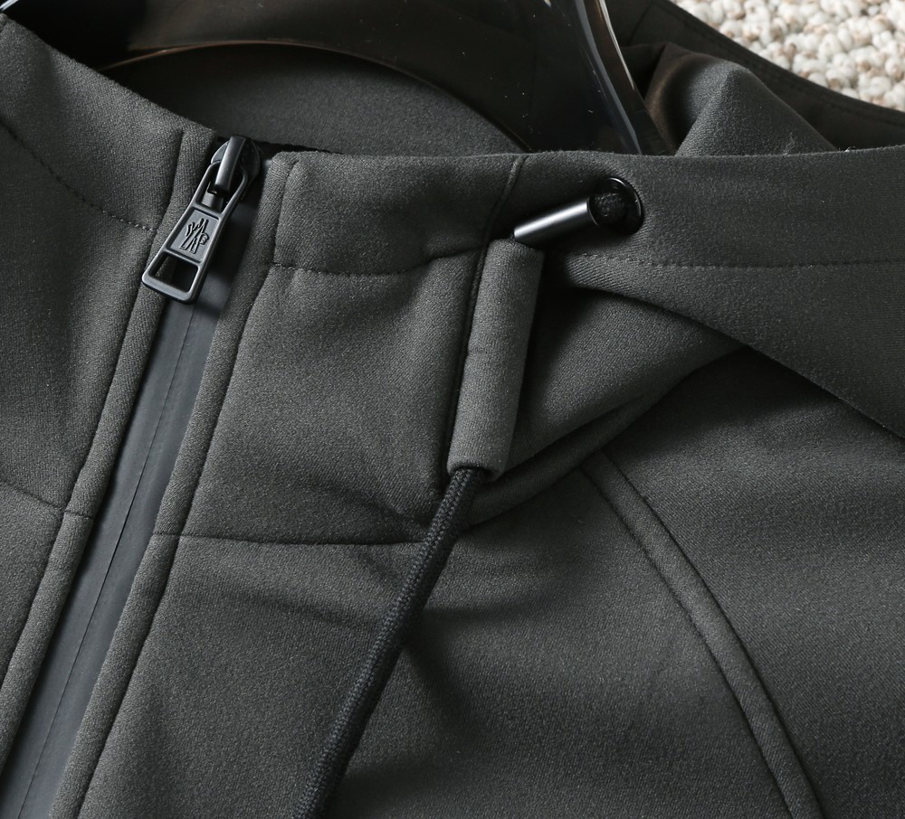 モンクレール「Moncler」秋のフード付きジャケット