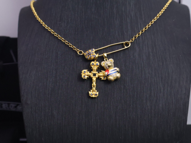 クロムハーツ「Chrome Hearts」のクラシックネックレス - 日常に上品なアクセントを添えるユニセックスモデル
