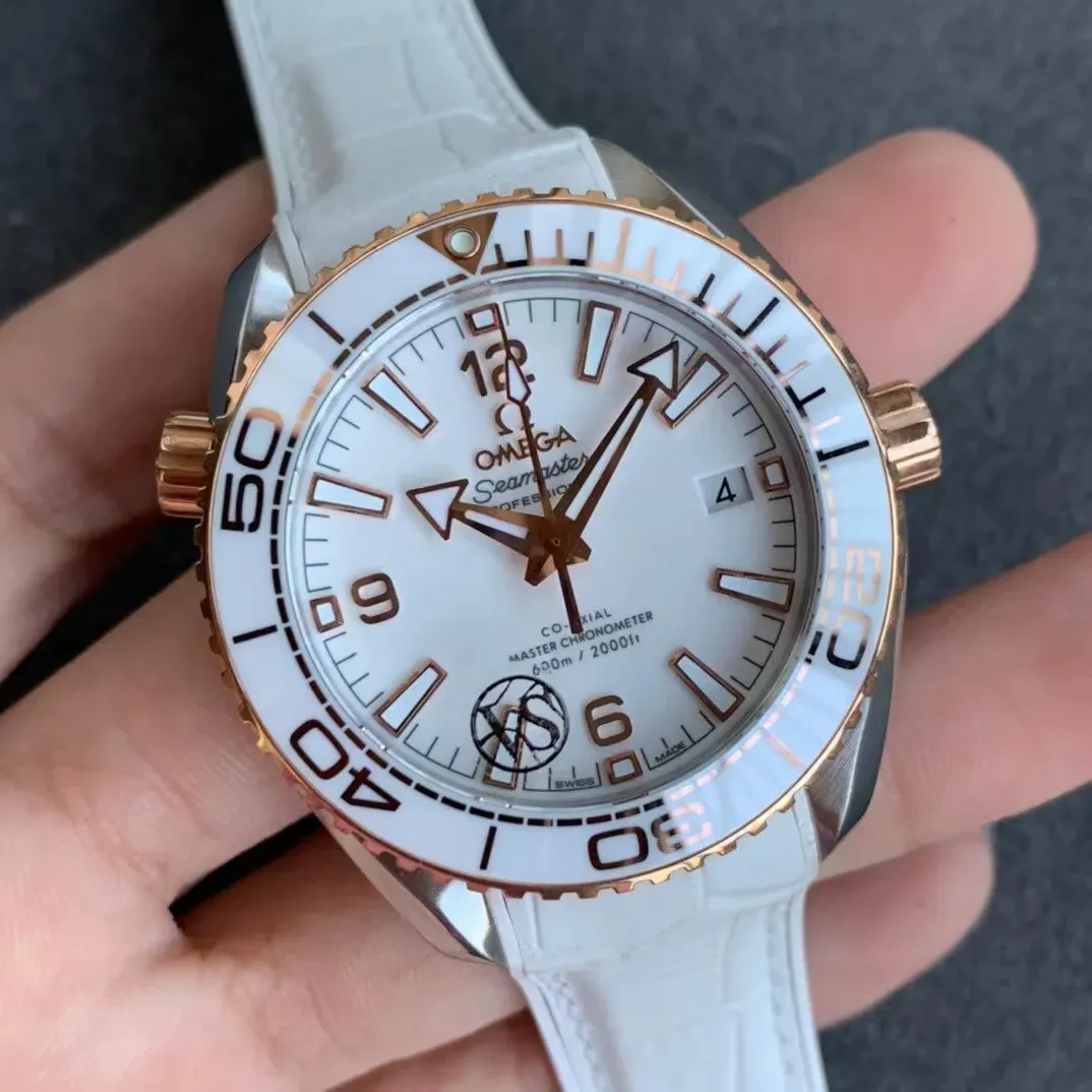 オメガ「Omega」Seamaste﻿r Planet Ocean 600﻿M マスター クロノメーター 39.5MM スチール＆ラバーストラップ メンズ腕時計