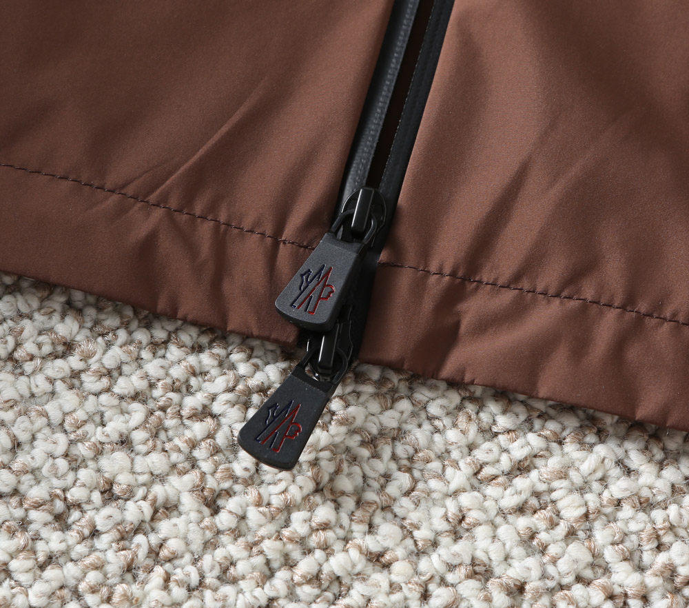 モンクレール「Moncler」秋のフード付きジャケット