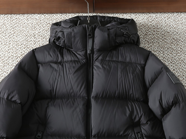 バーバリー「Burberry」秋冬 クイルティッドダウンジャケット