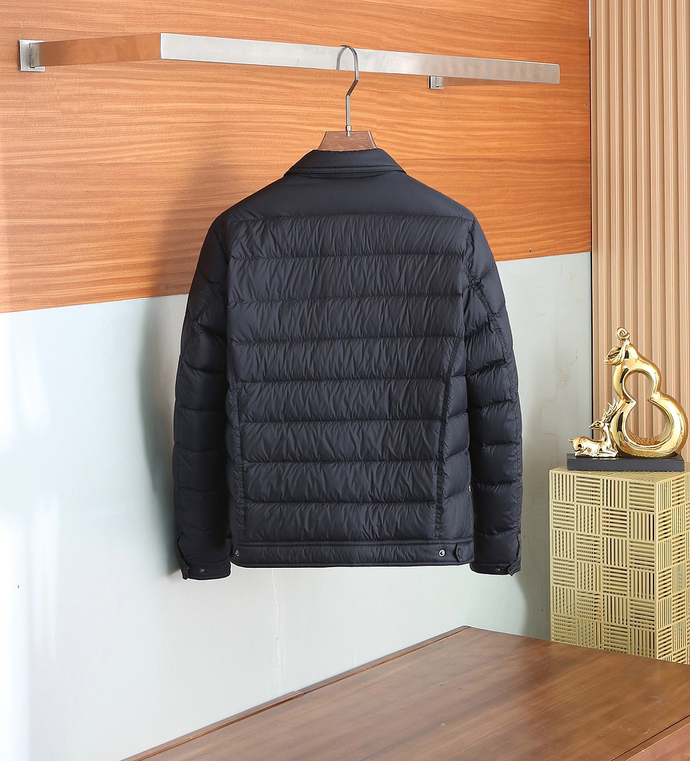 モンクレール「Moncler」秋冬 ダウンジャケット