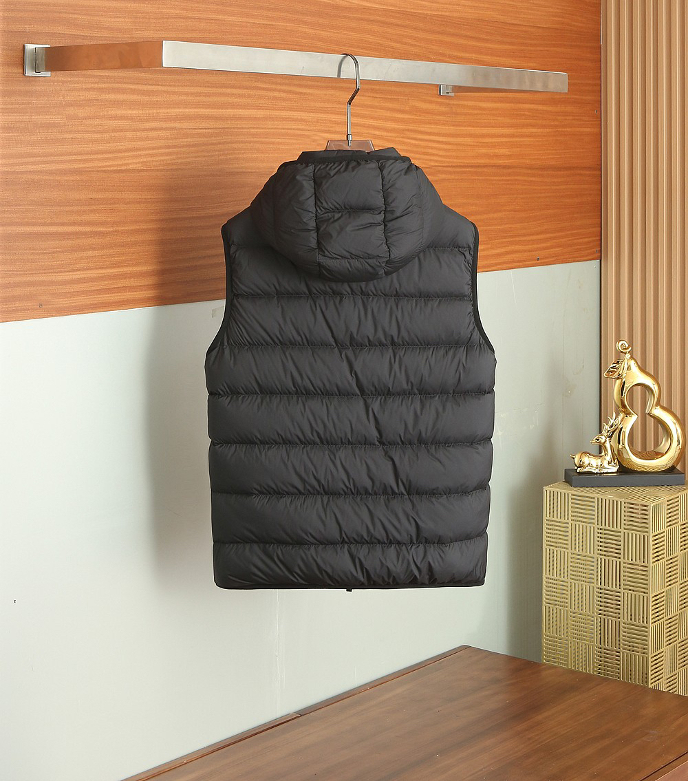 モンクレール「Moncler」秋冬 ダウンベストアウター