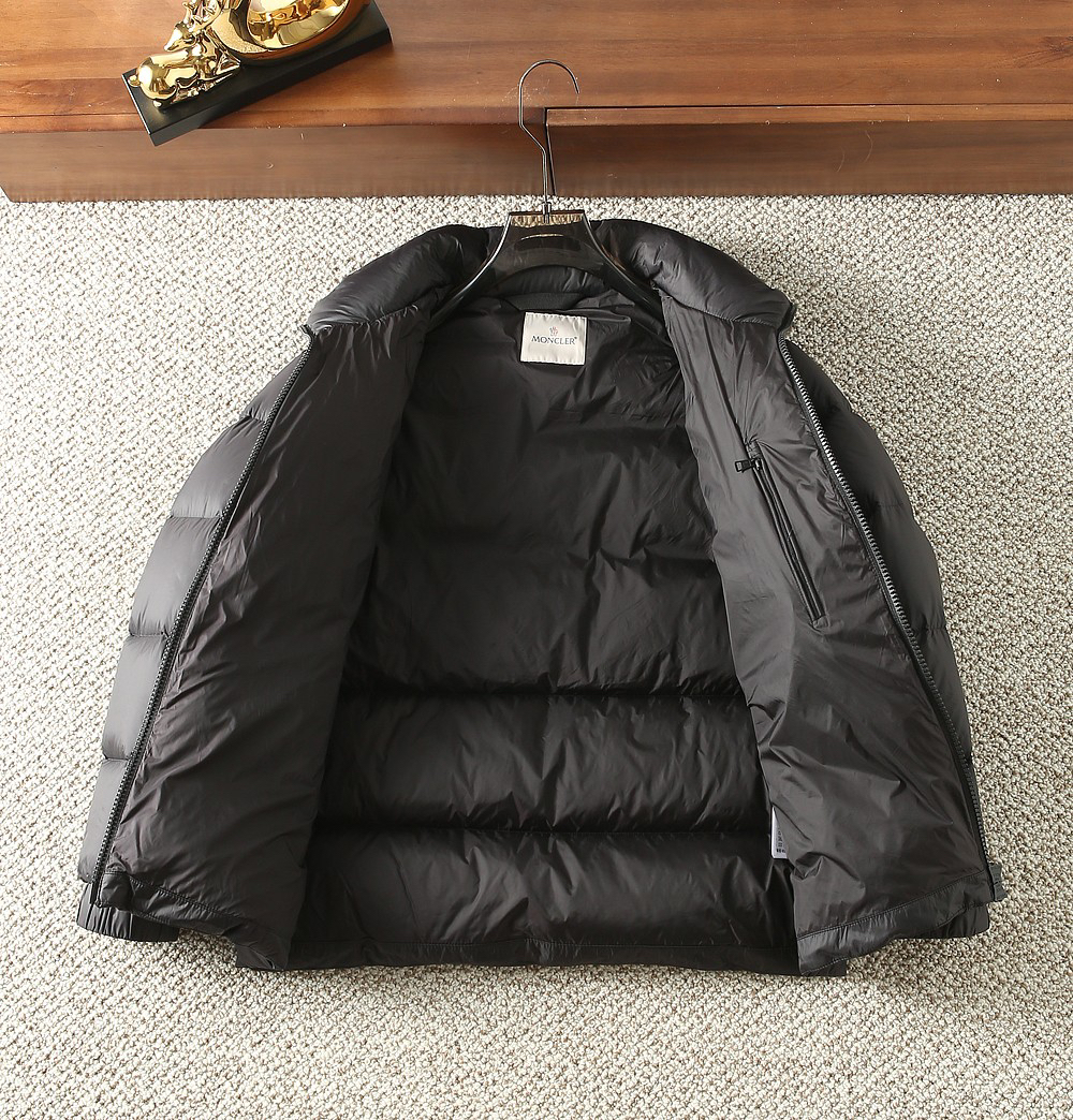 モンクレール「Moncler」秋冬 ダウンジャケット