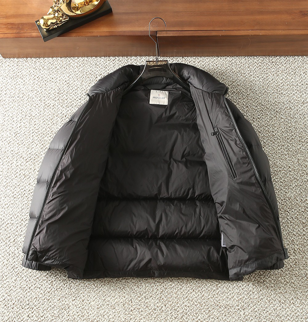モンクレール「Moncler」秋冬 ダウンジャケット