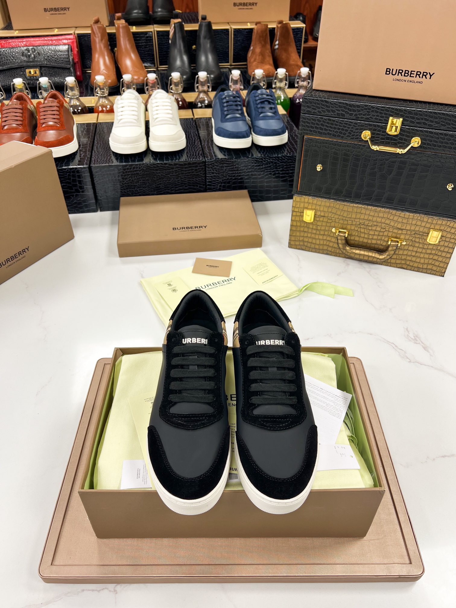 バーバリー「Burberry」バーバリー テラス スニーカー / レザースニーカー