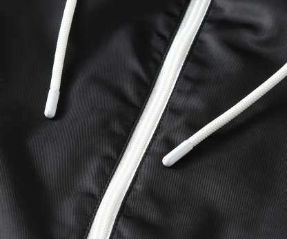 プラダ「Prada」アーリーオータム フード付きジャケット