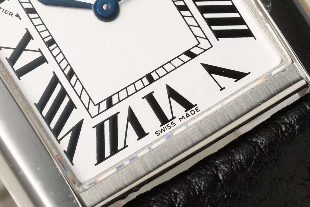 カルティエ［Cartier］タンク マスト ソーラービート ウォッチ 29.5mm x 22mm