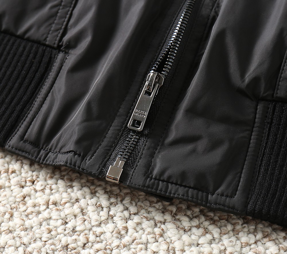 プラダ「Prada」秋冬ダウンジャケット