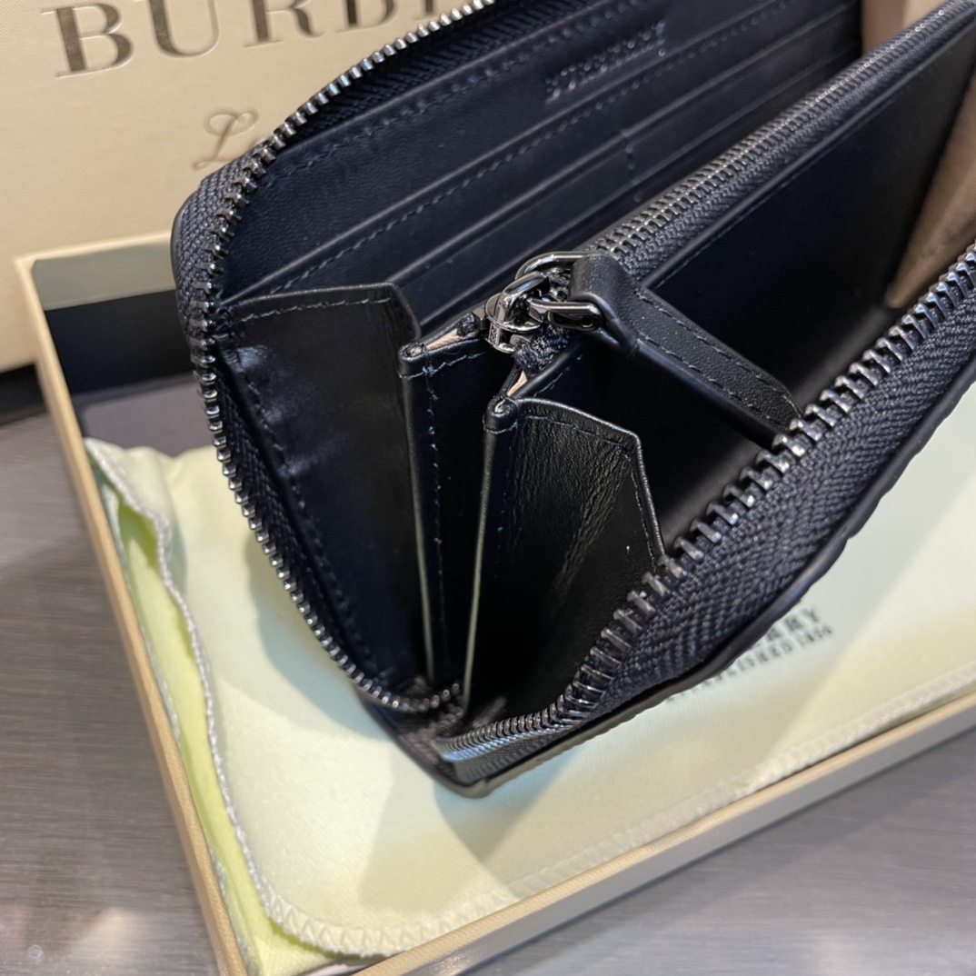 バーバリー「Burberry」メンズ シングルジップ スモール ウォレット