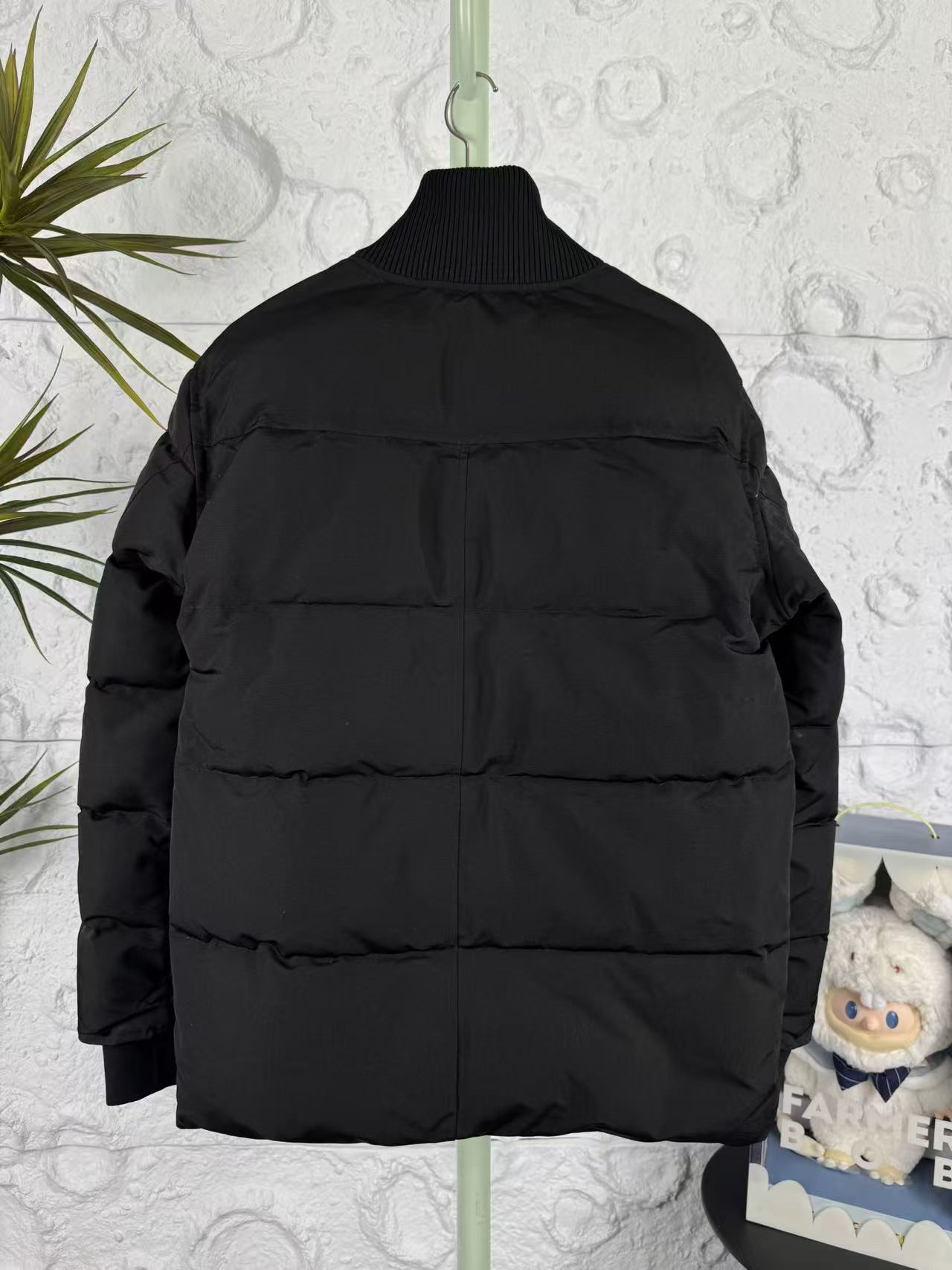 カナダグース「Canada Goose」秋冬ダウンジャケット