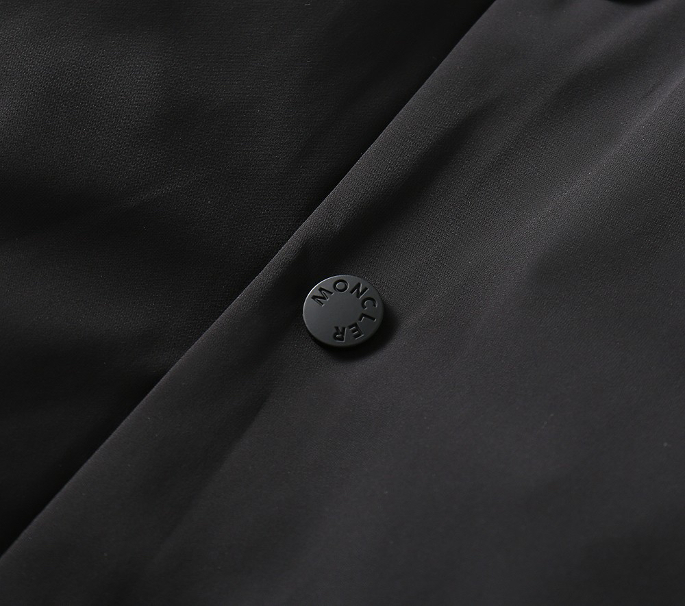 モンクレール「Moncler」秋冬 ダウンジャケット
