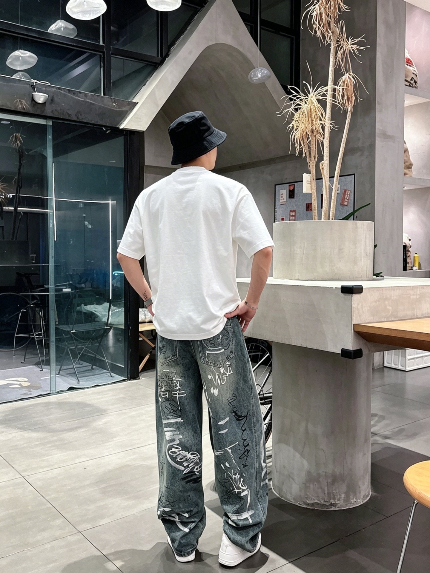 ヴァレンティノ「Valentino」ロゴプリントTシャツ / ショートスリーブ クルーネック