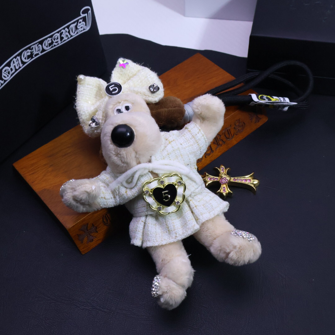 クロムハーツ「Chrome Hearts」バッグチャーム - すべてのトレンドバッグに合わせて、クールでキュートなスタイルを