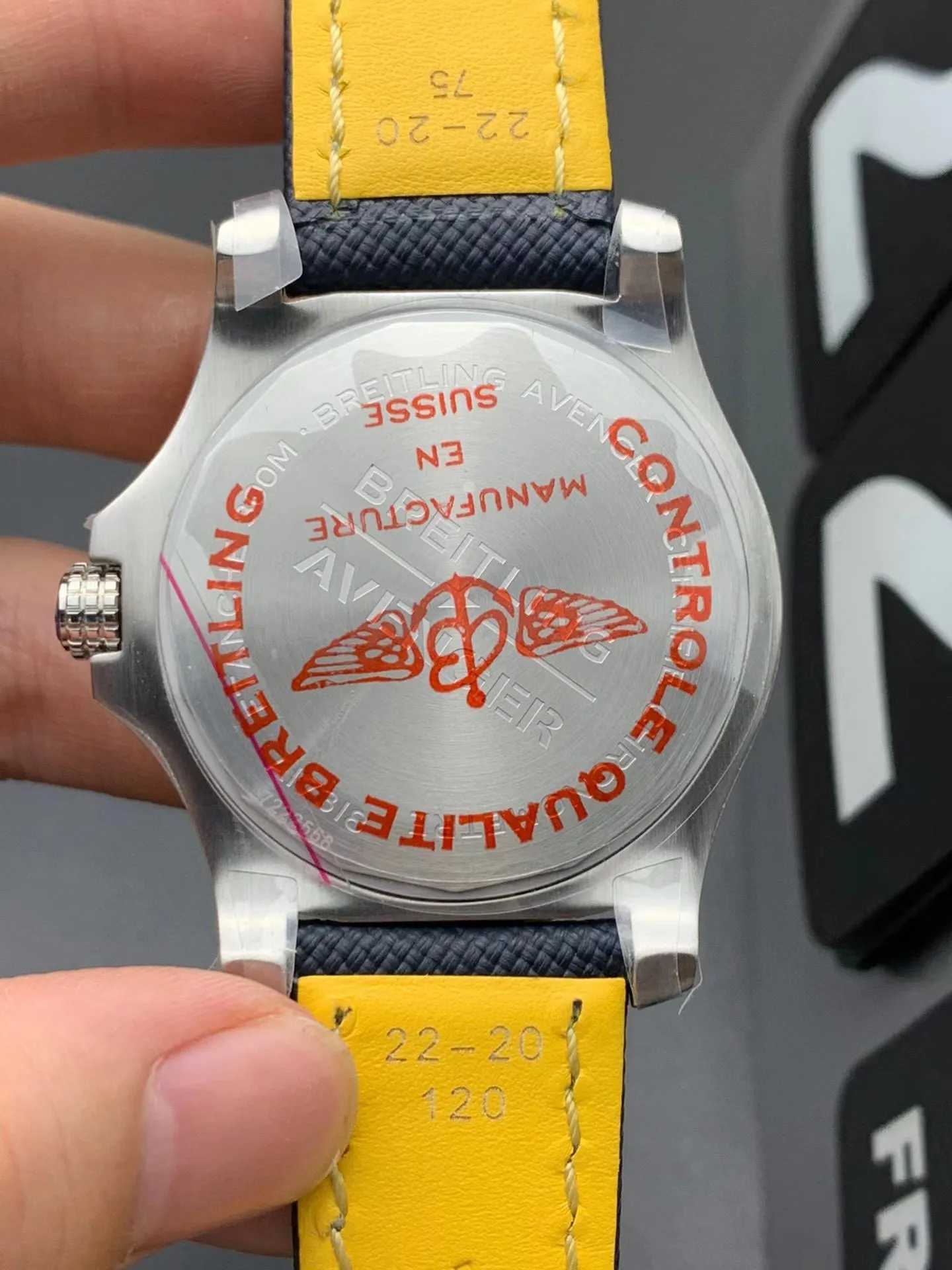 ブライトリング「Breitling」アベンジャー デュアルタイム オートマティック メンズウォッチ 43MM