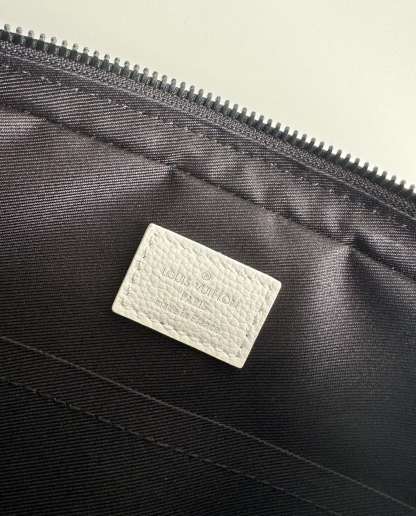 ルイ・ヴィトン「Louis Vuitton」スタイリッシュ メッセンジャーバッグ