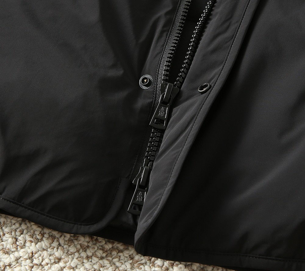 モンクレール「Moncler」秋冬 ダウンジャケット