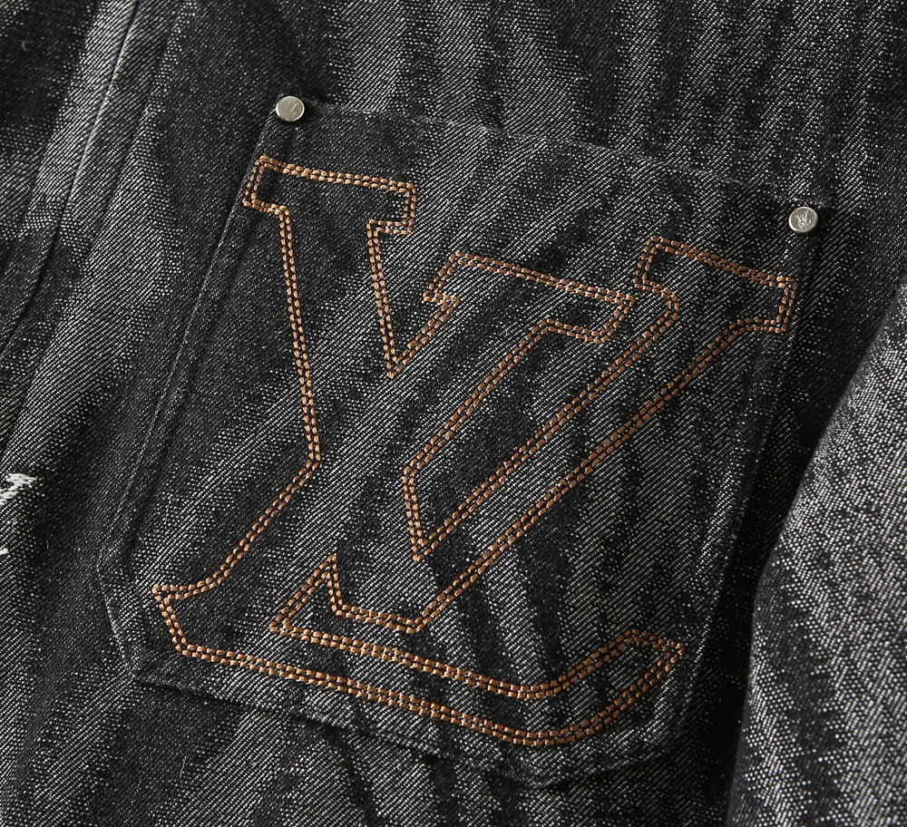 ルイ・ヴィトン「Louis Vuitton」秋冬コレクション ダウンジャケット