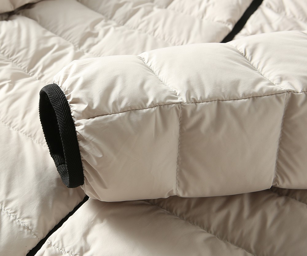 モンクレール「Moncler」秋冬 フード付きダウンジャケット