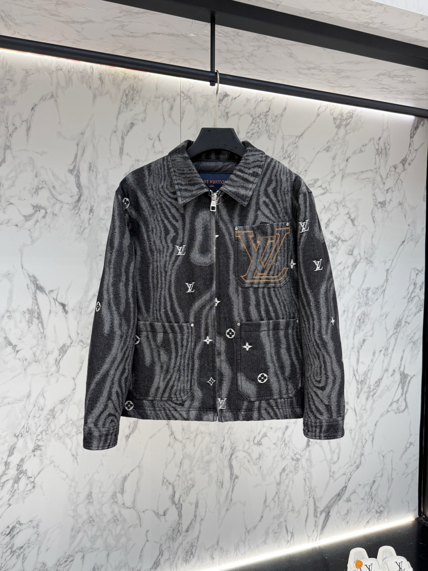 ルイ・ヴィトン「Louis Vuitton」秋冬コレクション ダウンジャケット