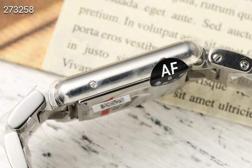 カルティエ［Cartier］タンク マスト ソーラービート ウォッチ 29.5mm x 22mm