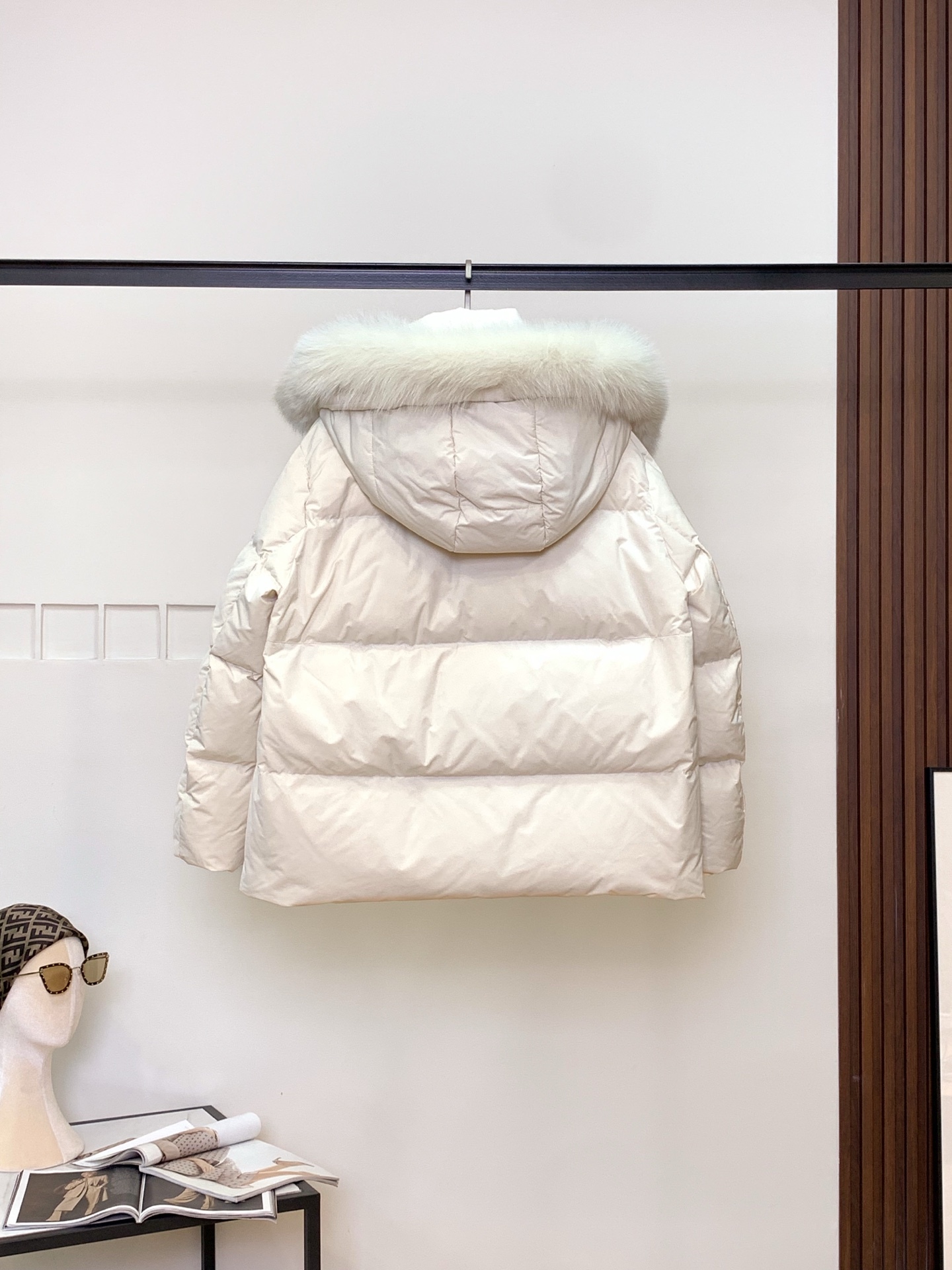 プラダ「Prada」秋冬フード付きダウンジャケット