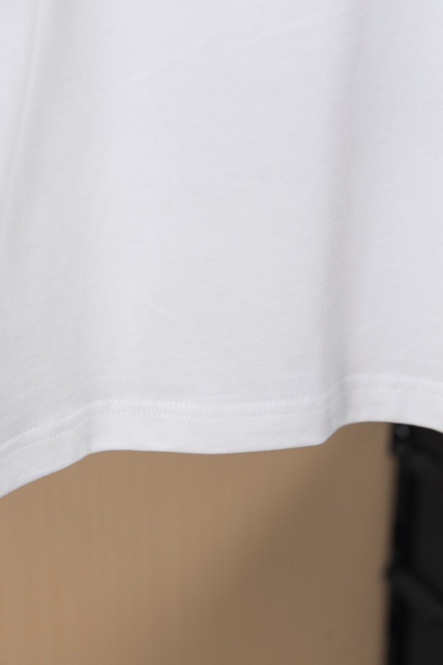 クロムハーツ「Chrome Hearts」カラフルサンスクリット エンブロイダリーTシャツ