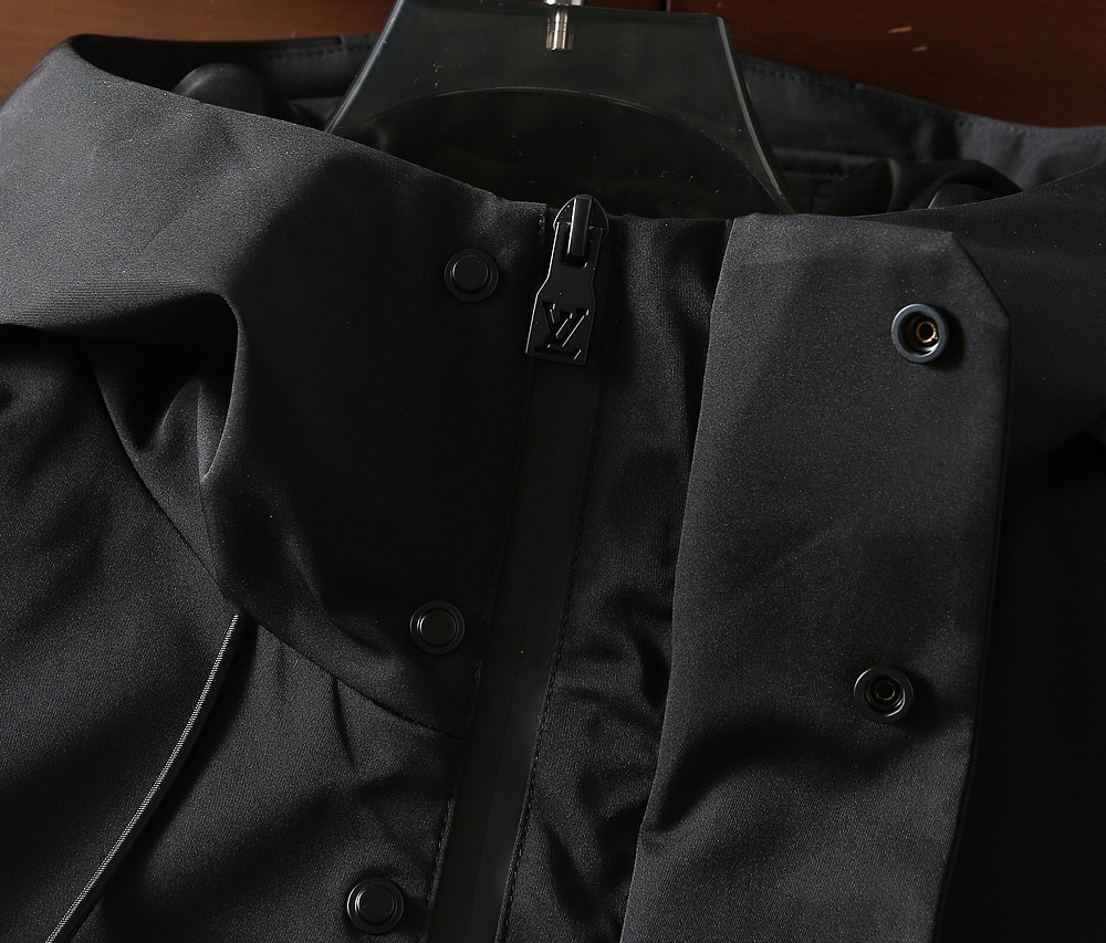 ルイ・ヴィトン「Louis Vuitton」秋冬コレクション クイルテッド ジャケット