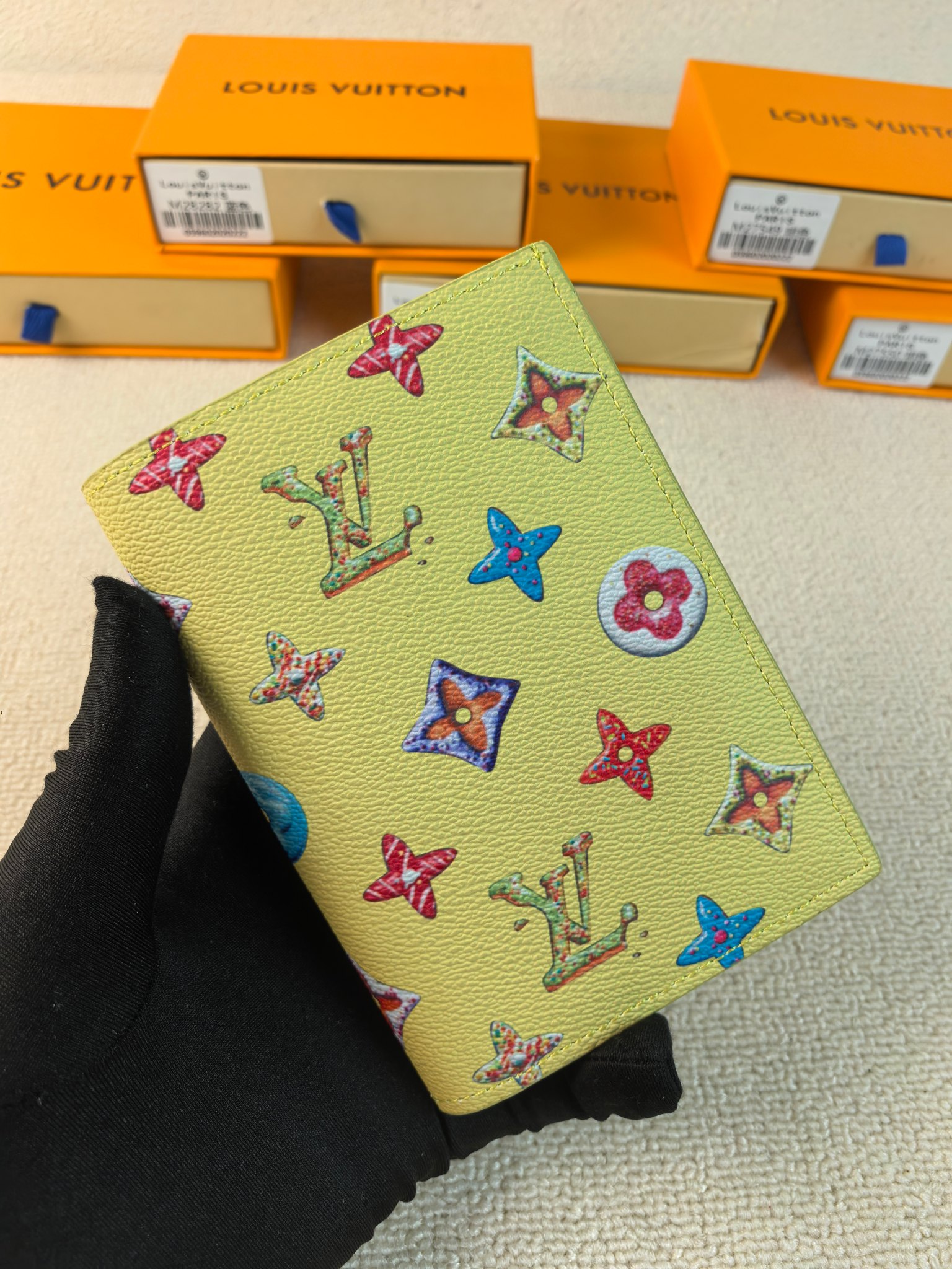 ルイ・ヴィトン「Louis Vuitton」ルイ・ヴィトン パスポートカバー Monogram Donuts M28281 / パスポートケース