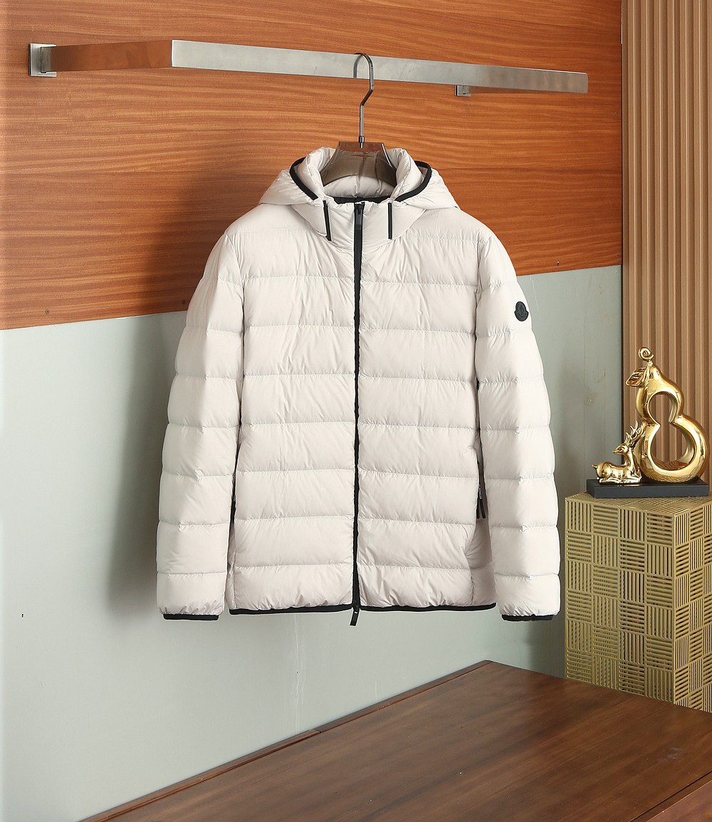 モンクレール「Moncler」秋冬 フード付きダウンジャケット