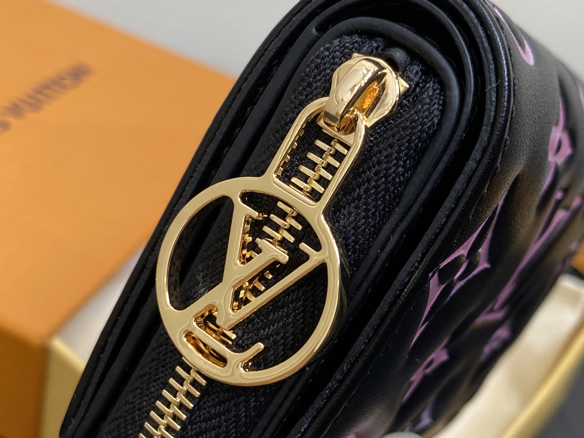 ルイ・ヴィトン「Louis Vuitton」LV Ski ジップ ウォレット