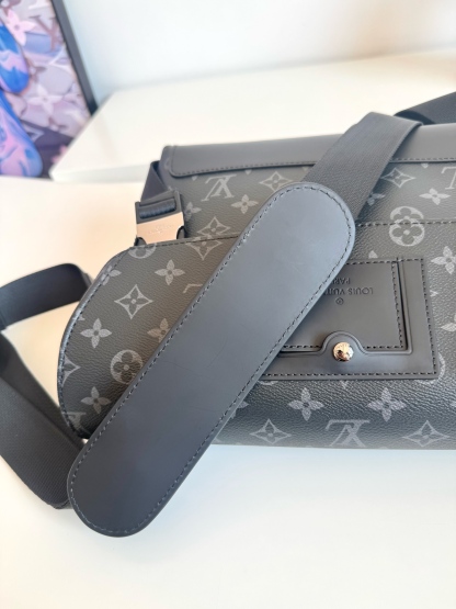 ルイ・ヴィトン「Louis Vuitton」スタイリッシュ メッセンジャーバッグ