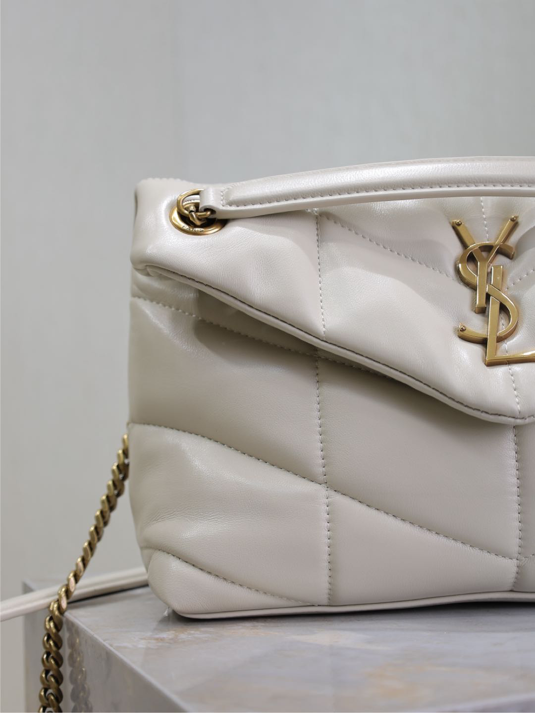 2026SAINT LAURENT ロウロウ パフ ショルダーバッグ